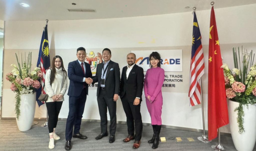 with Tuan Niqman, Trade Commissioner of Malaysia to China